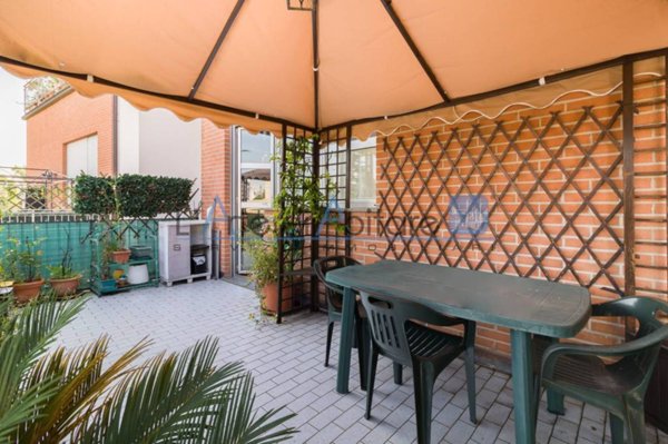 appartamento in vendita a Milano in zona Gallaratese