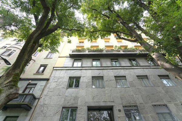 appartamento in vendita a Milano in zona Lorenteggio