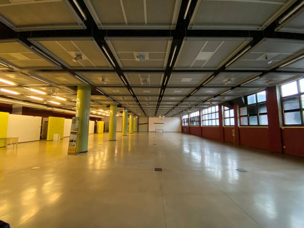 locale commerciale in vendita a Milano in zona Bovisa