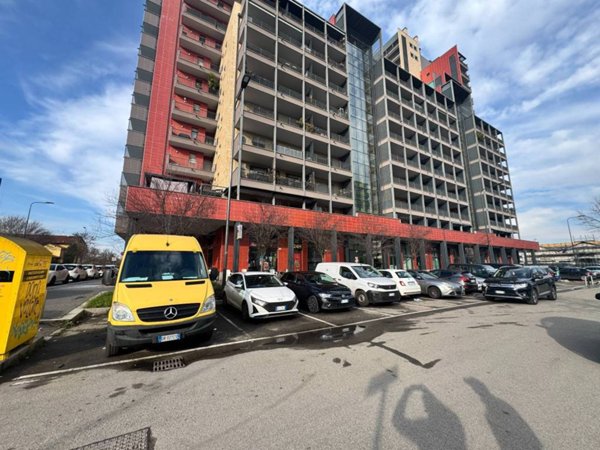 negozio in vendita a Milano in zona Bovisa