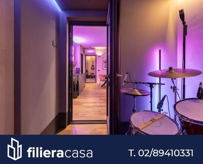 ufficio in vendita a Milano in zona Porta Genova