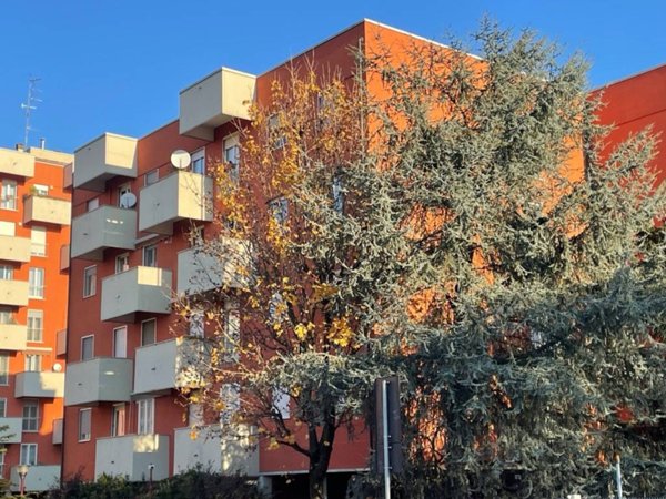 appartamento in vendita a Milano in zona Baggio