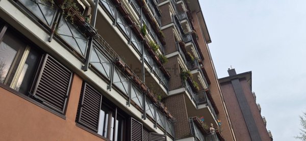 appartamento in vendita a Milano in zona Lorenteggio