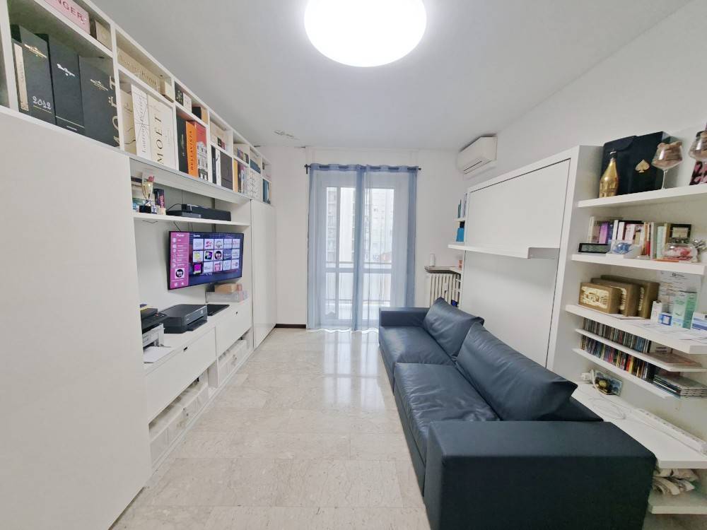 appartamento in vendita a Milano in zona Centro Direzionale