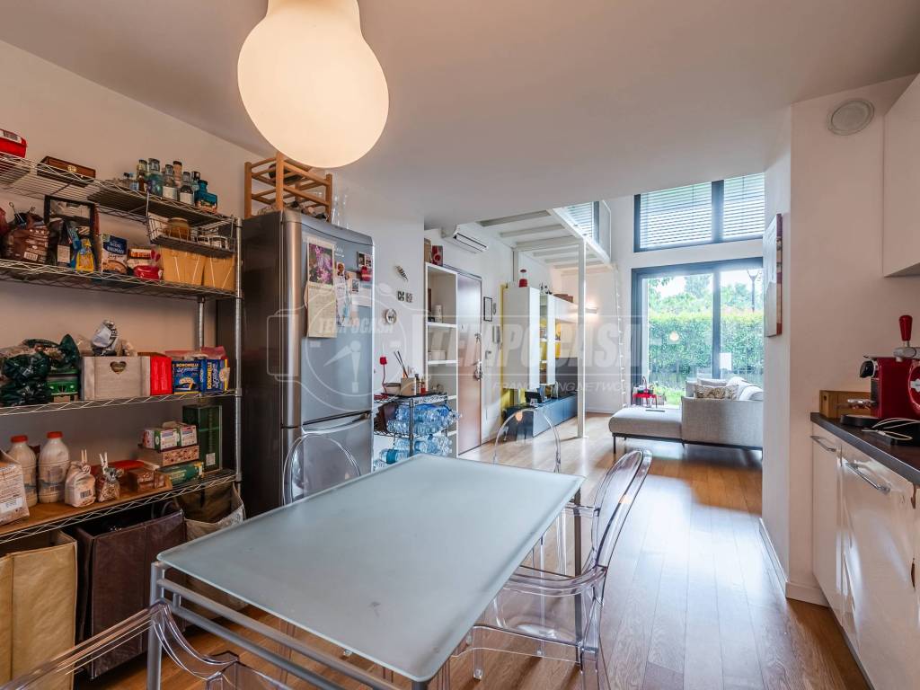 appartamento in vendita a Milano in zona Famagosta