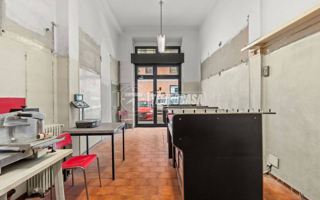 negozio in vendita a Milano in zona Città Studi