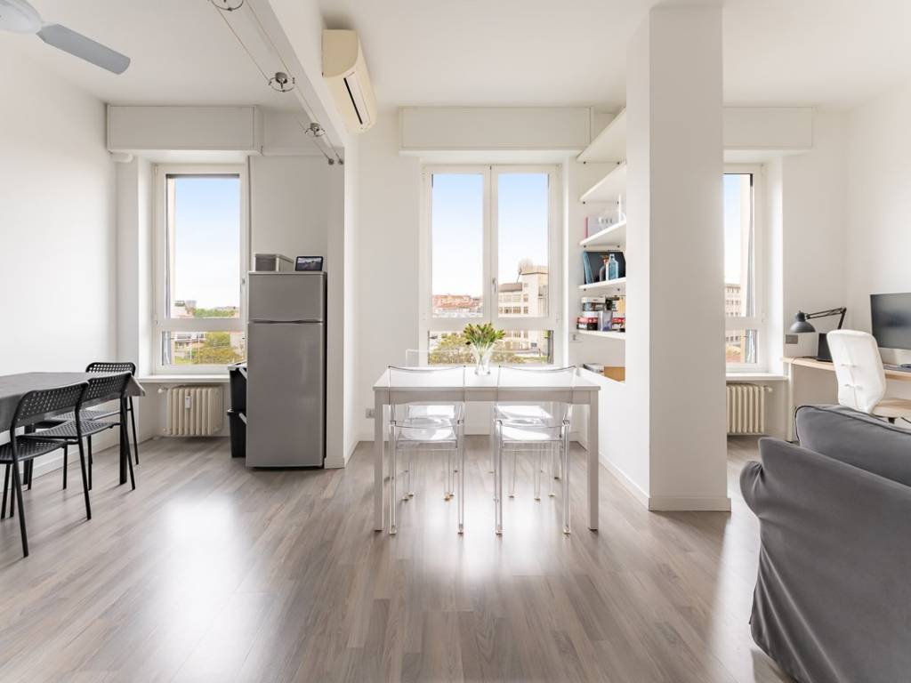 appartamento in vendita a Milano in zona Porta Genova