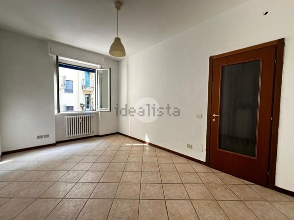 appartamento in vendita a Milano in zona Lorenteggio