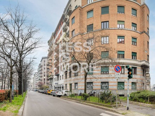 ufficio in vendita a Milano in zona Città Studi