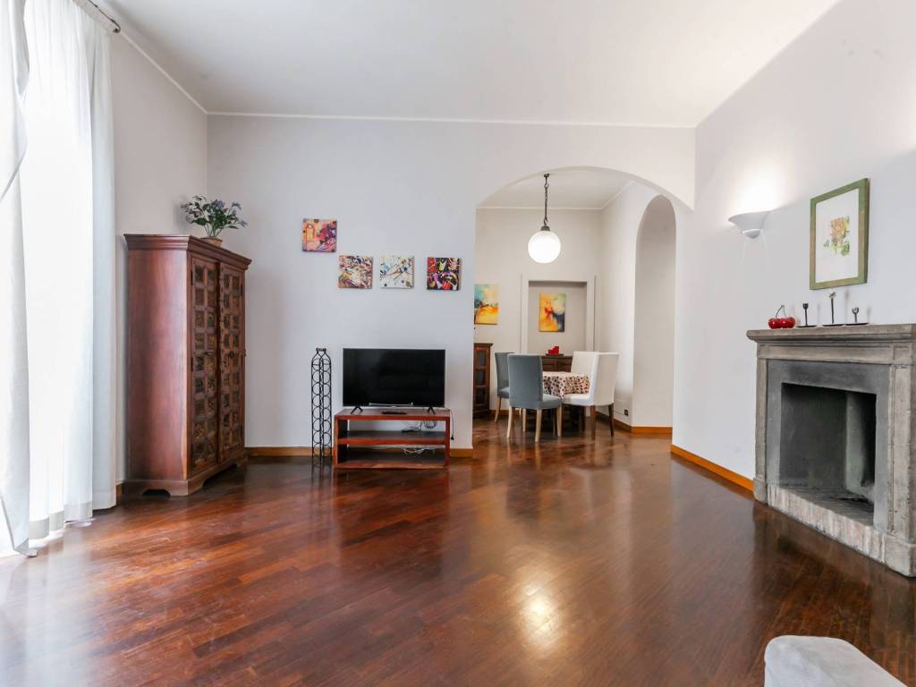 appartamento in vendita a Milano in zona Sant'Ambrogio