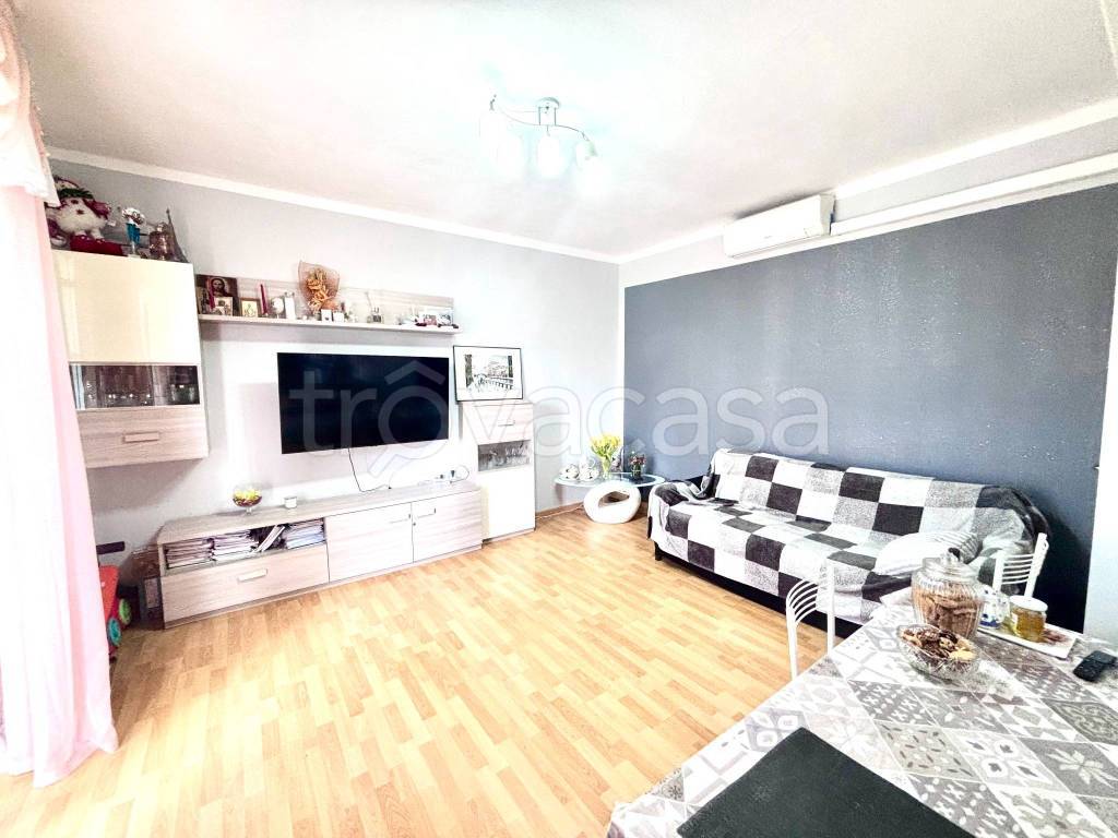 appartamento in vendita a Milano in zona Baggio