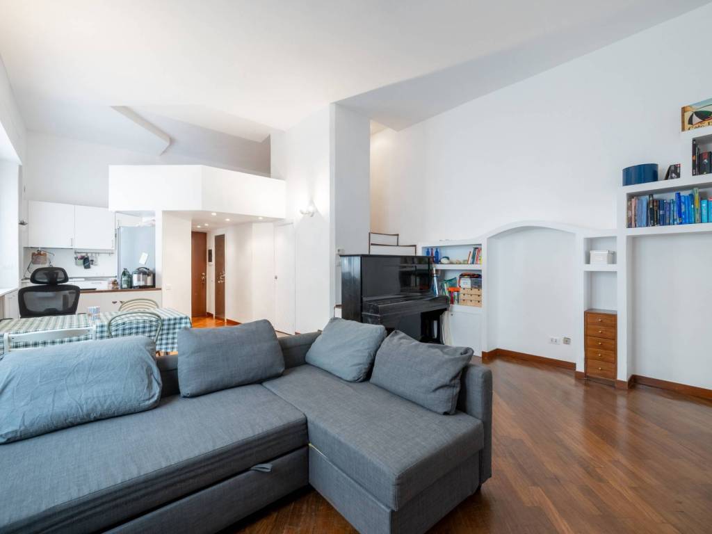 appartamento in vendita a Milano in zona Guastalla