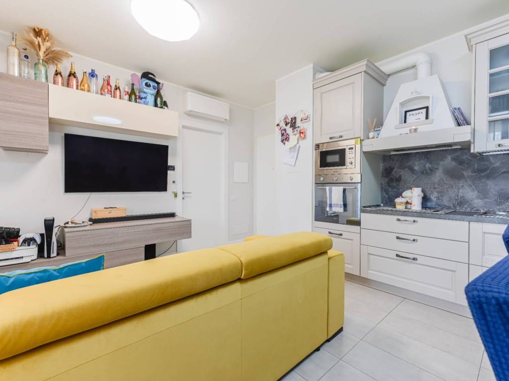 appartamento in vendita a Milano in zona Forlanini