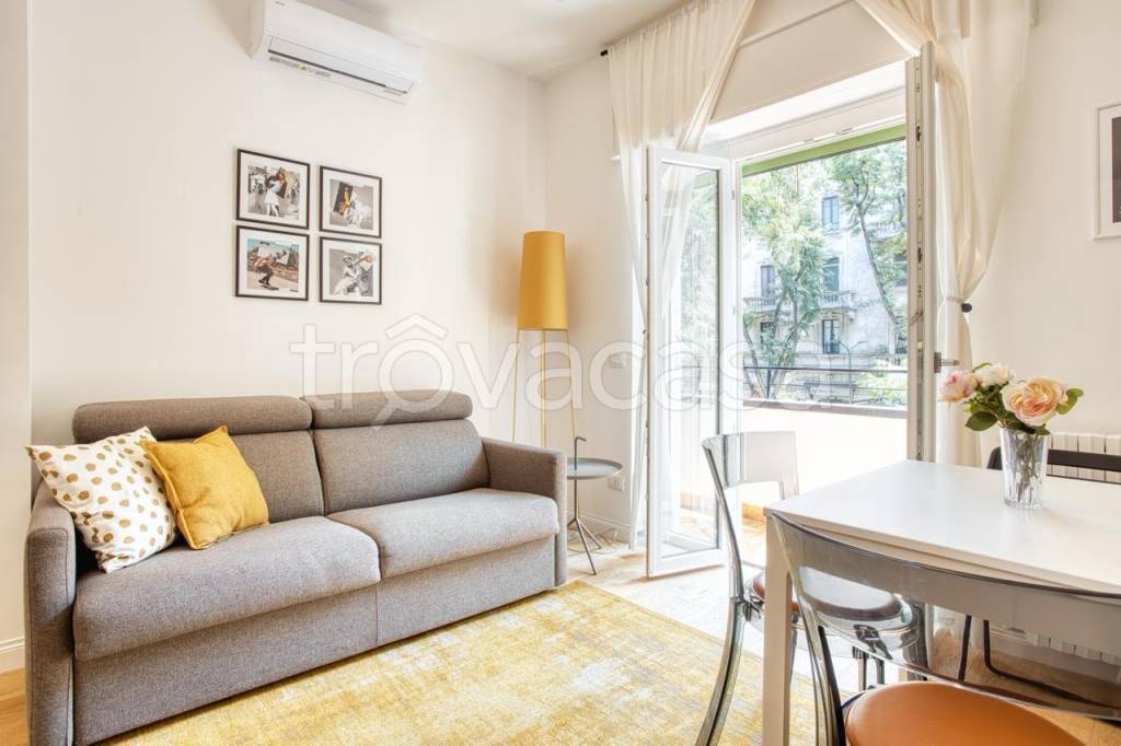 appartamento in vendita a Milano in zona Sempione