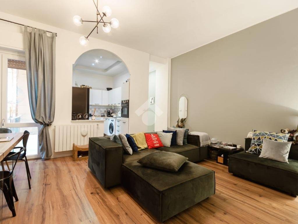 appartamento in vendita a Milano in zona Famagosta