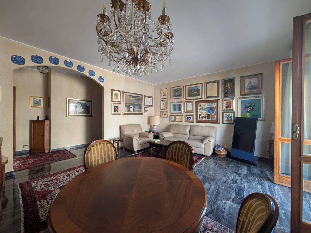 appartamento in vendita a Milano in zona Vigentino