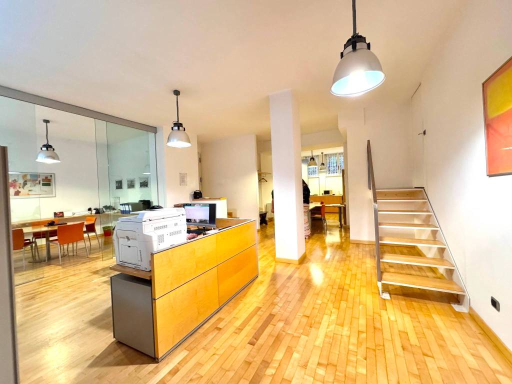 ufficio in vendita a Milano in zona Centro Storico