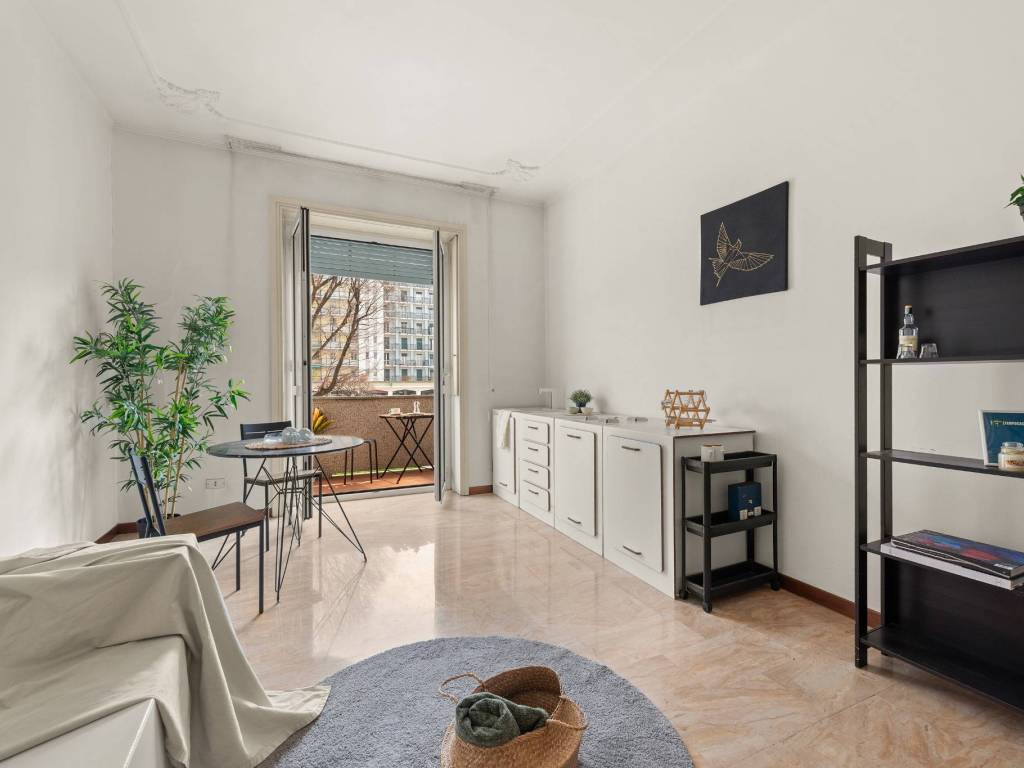 appartamento in vendita a Milano in zona Città Studi