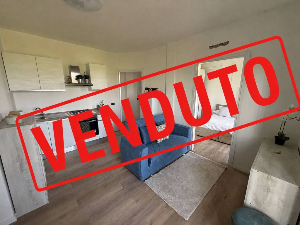 appartamento in vendita a Milano in zona Baggio