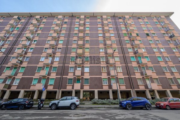 appartamento in vendita a Milano in zona Gallaratese
