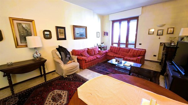 appartamento in vendita a Milano in zona Lorenteggio