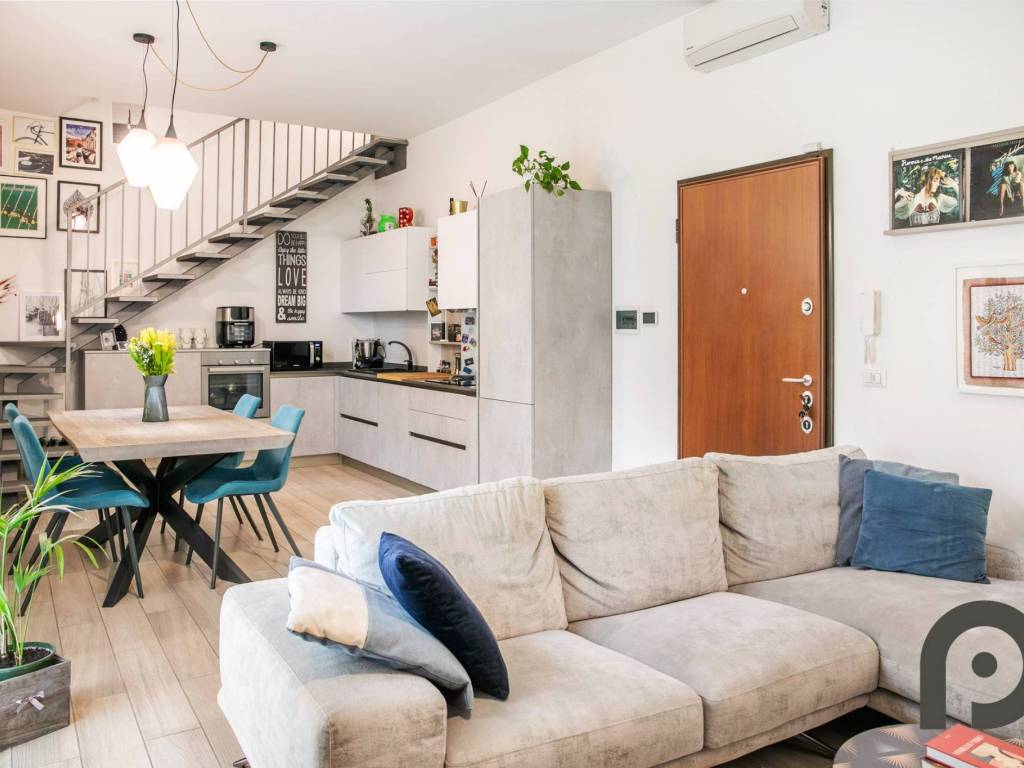 appartamento in vendita a Milano in zona Adriano