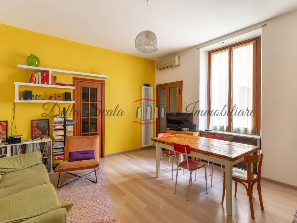 appartamento in vendita a Milano in zona Isola