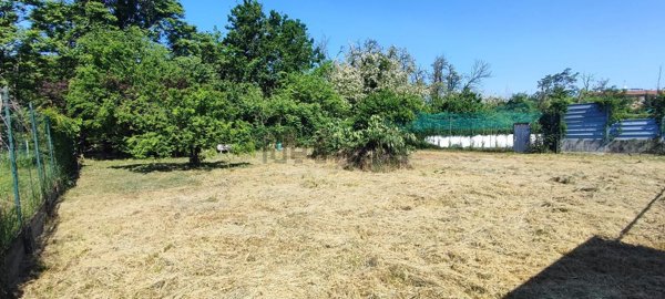 casa indipendente in vendita a Milano in zona Baggio