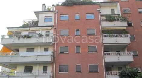 appartamento in vendita a Milano in zona Quarto Oggiaro