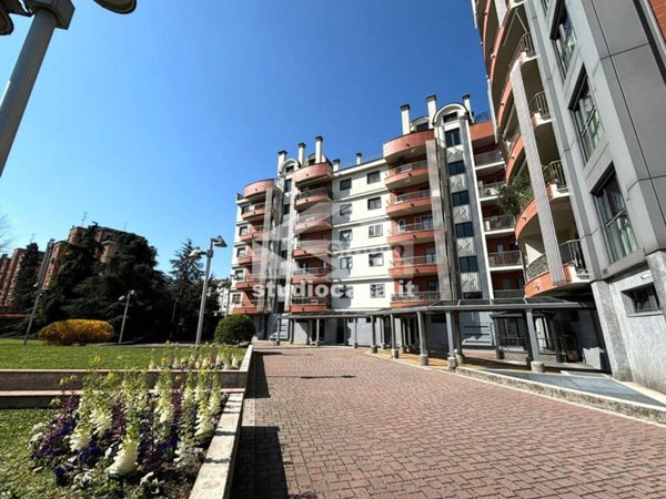 appartamento in vendita a Milano in zona Segnano