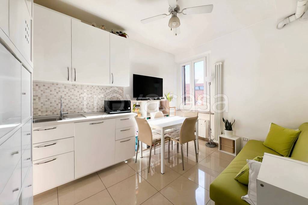 appartamento in vendita a Milano in zona Piazzale Lodi