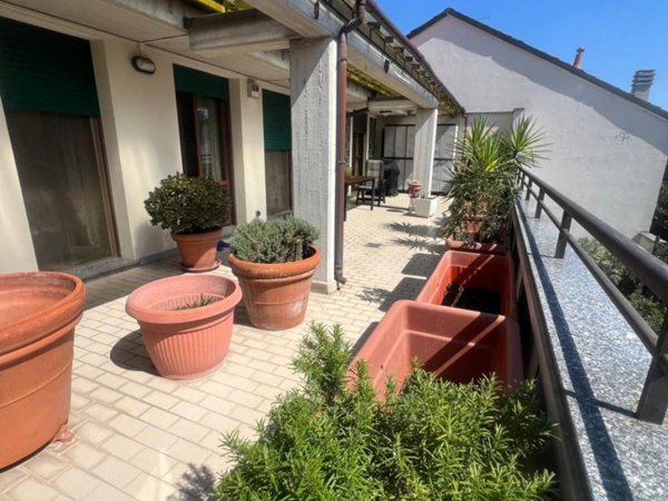 appartamento in vendita a Milano in zona Adriano