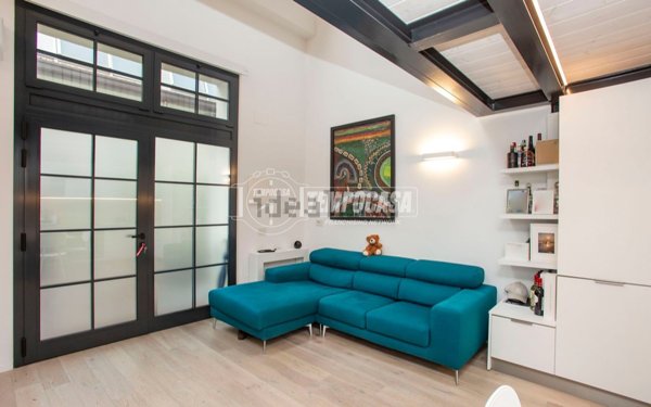 appartamento in vendita a Milano in zona Bullona