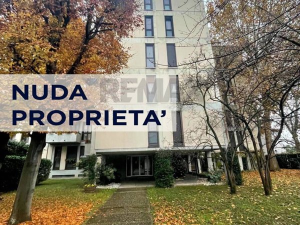 appartamento in vendita a Milano in zona Lambrate