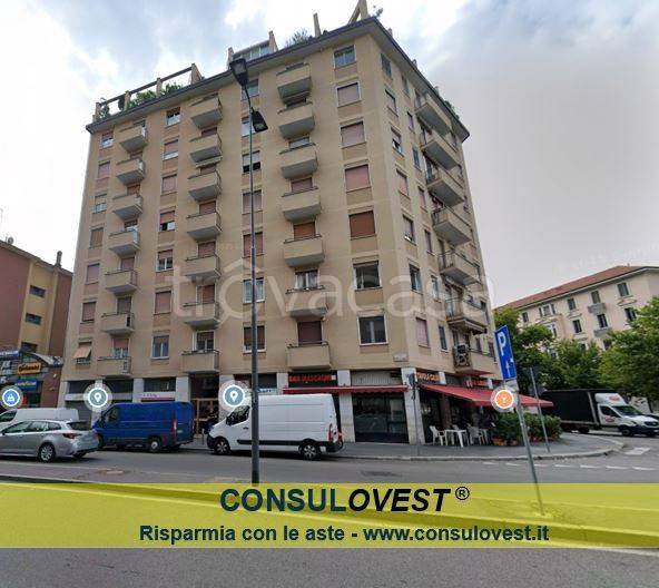 appartamento in vendita a Milano in zona Corvetto