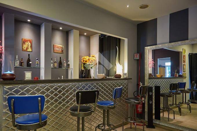 negozio in vendita a Milano in zona Feltre