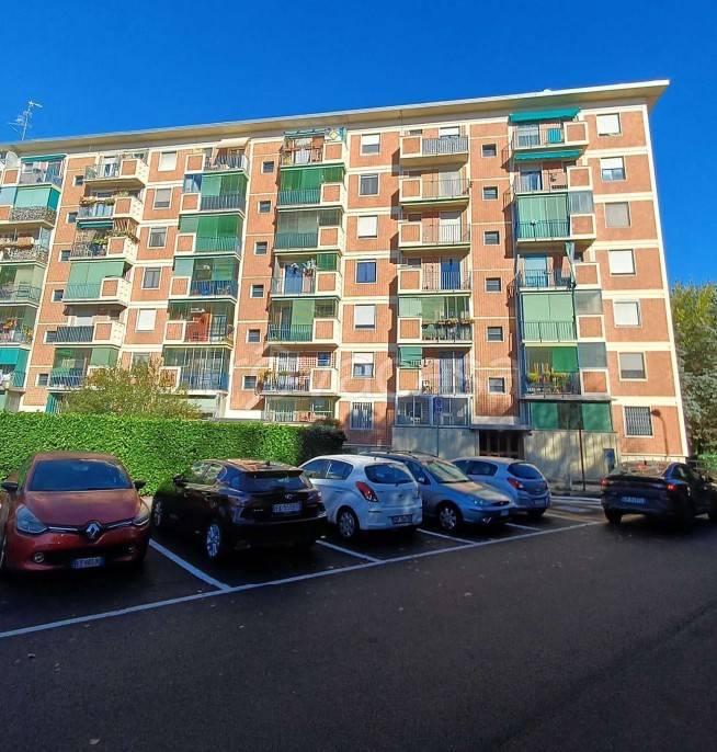 appartamento in vendita a Milano in zona Quartiere degli Olmi