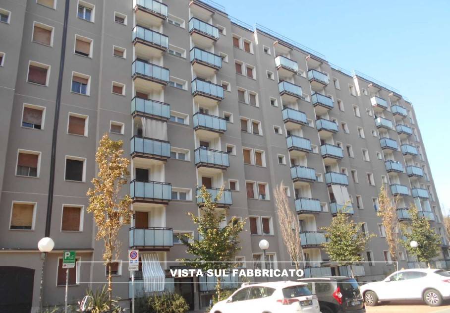 appartamento in vendita a Milano in zona Quarto Oggiaro