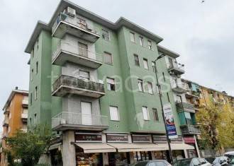 appartamento in vendita a Milano in zona Lorenteggio