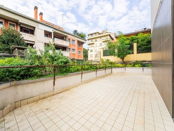 appartamento in vendita a Milano in zona Casoretto