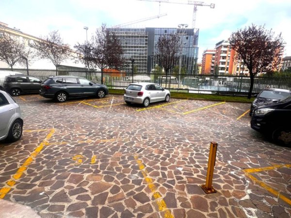 appartamento in vendita a Milano in zona Porta Garibaldi