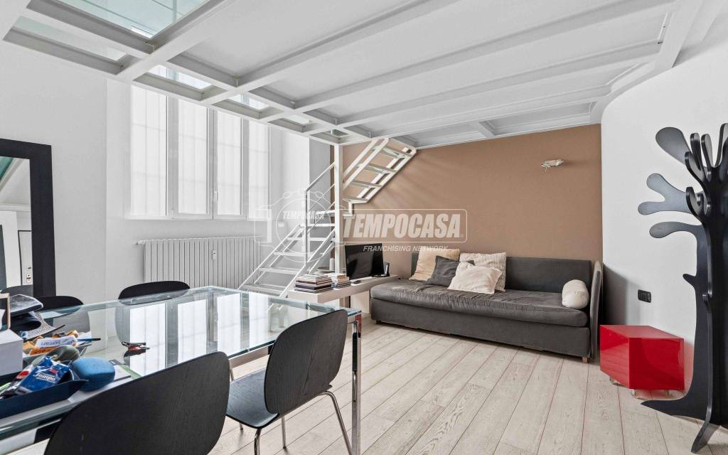 appartamento in vendita a Milano in zona Bocconi