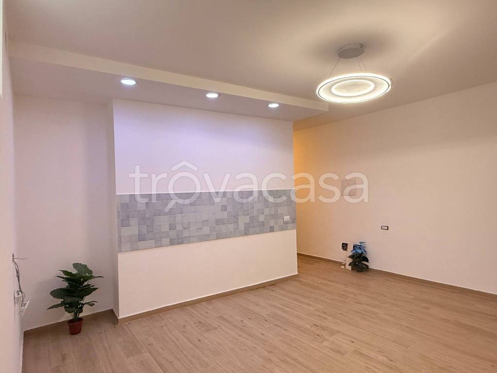 locale commerciale in vendita a Milano in zona Dergano