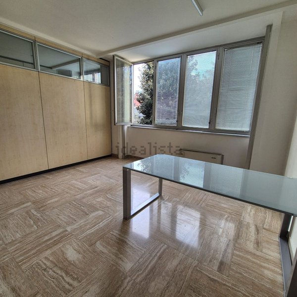 ufficio in vendita a Milano in zona Isola