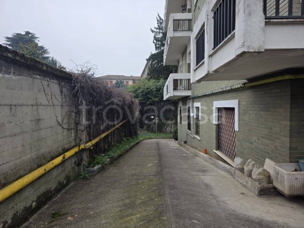 negozio in vendita a Milano in zona Niguarda