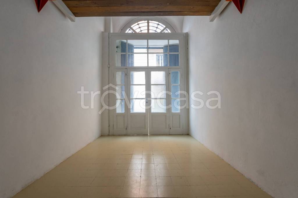 negozio in vendita a Milano in zona Porta Genova