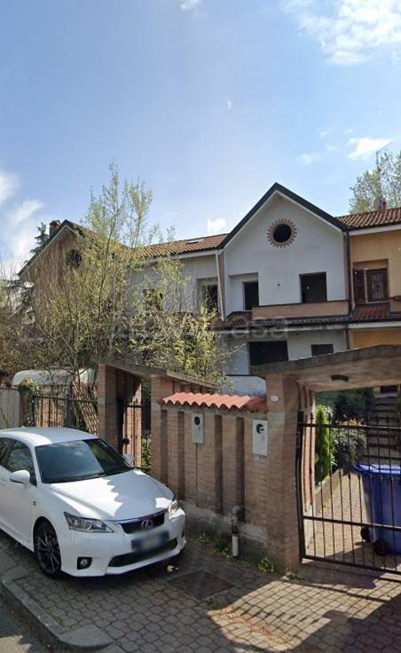 casa indipendente in vendita a Milano in zona Gratosoglio