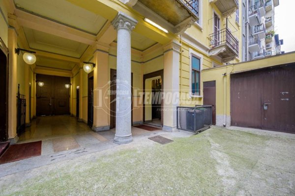 appartamento in vendita a Milano in zona Bocconi