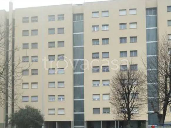 appartamento in vendita a Milano in zona Corvetto
