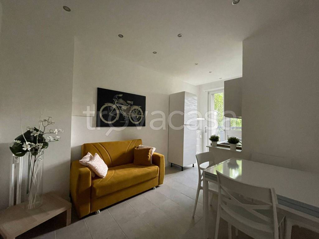 appartamento in vendita a Milano in zona Gallaratese